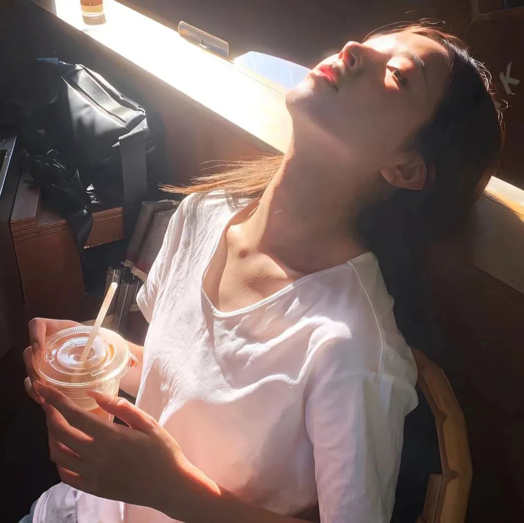 杰夫·邓纳姆：我旁边那位